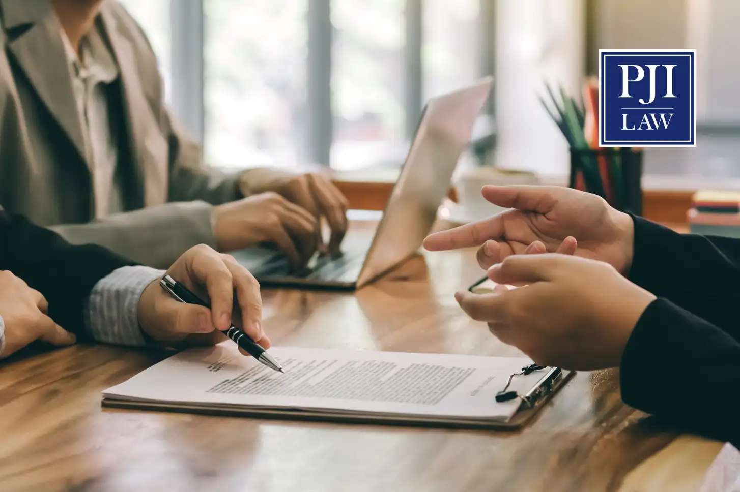 Home 11 What is Commercial Litigation in Virginia?